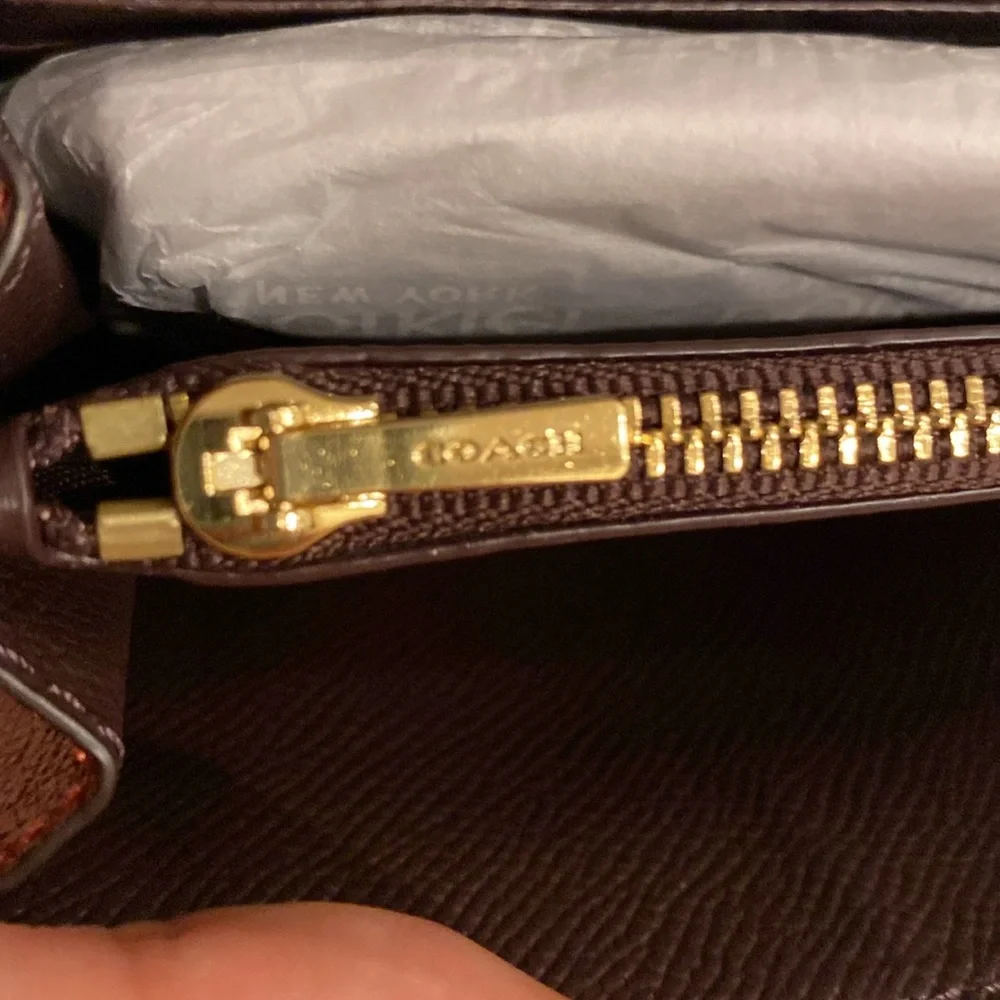 Coach Shimmering Red Crossbody Clutch, Never used with original packing - Picture 4 of 11